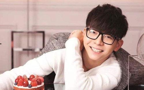 娱乐吃瓜酱给男友,男友背后的甜蜜故事