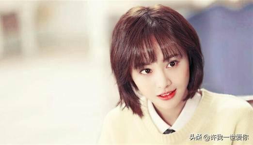 穿越娱乐圈吃瓜爽文,吃瓜成瘾，爽文人生